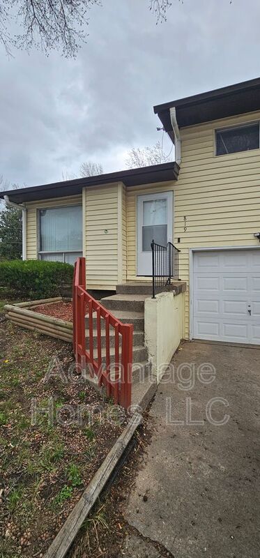 Kansas City House: 819 N 70th St