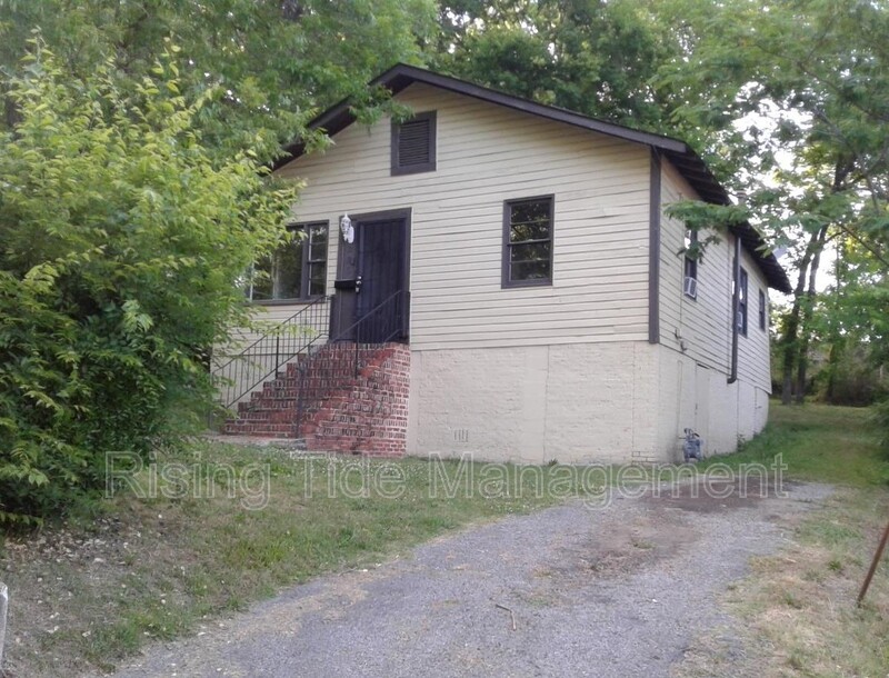 Fairfield House: 220 58th St