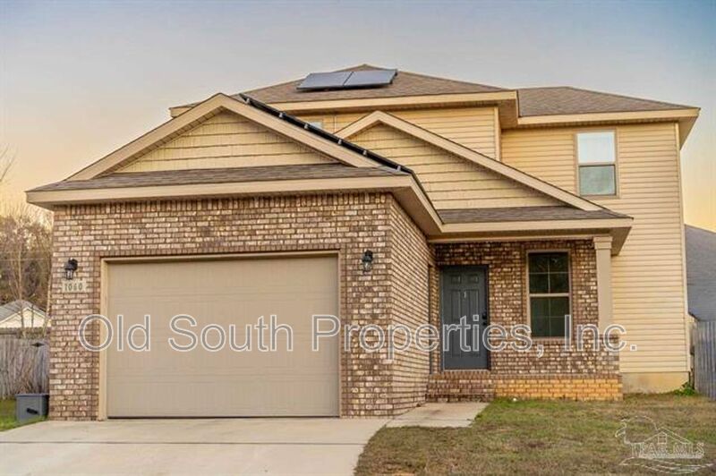 Cantonment House: 1060 Bretts Way