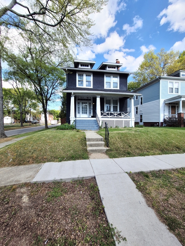 Richmond House: 2723 Fendall Avenue