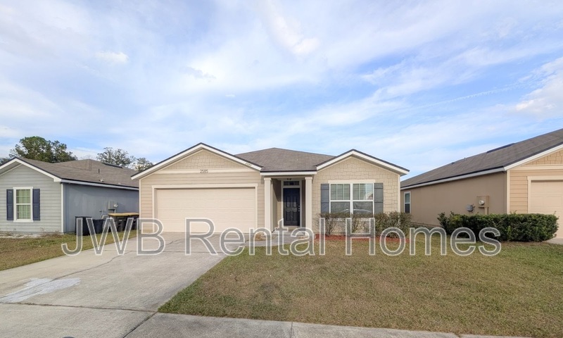 Jacksonville House: 2585 King Louis Dr