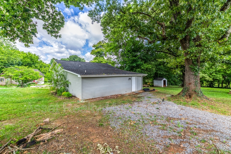 Knoxville Condo: 2208 Sanderson Road