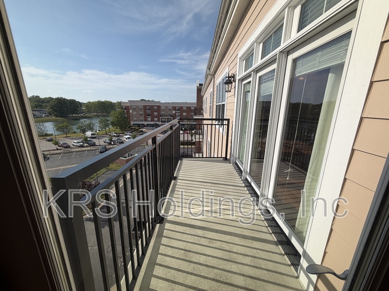 Newport News Condo: 670 Town Center Drive