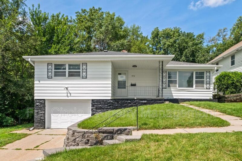Omaha House: 7214 Northridge Dr
