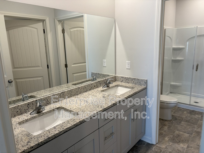 Photo 3 of 265 Kipling Dr