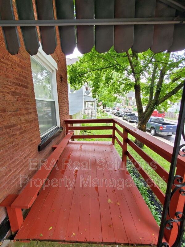 Columbus House: 80 S. Warren Ave.