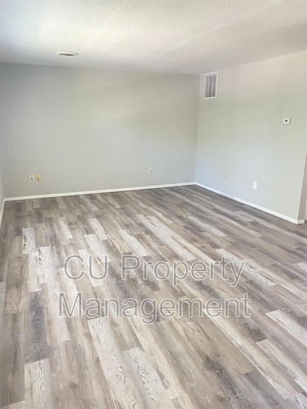 Champaign Condo: 705 Hollycrest Dr.