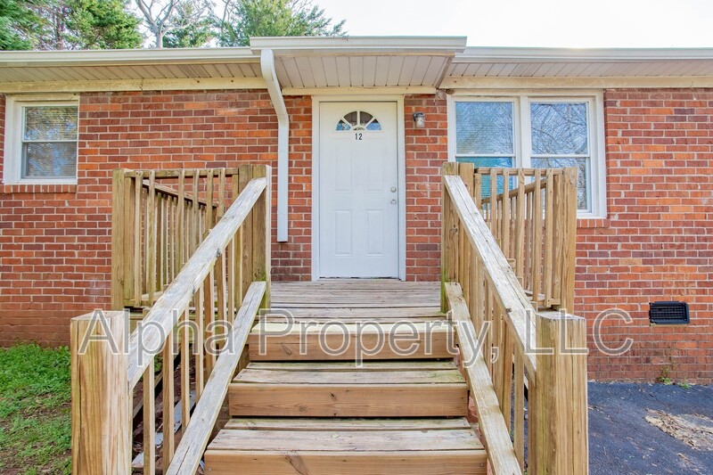 Greer Condo: 105 Foster Circle