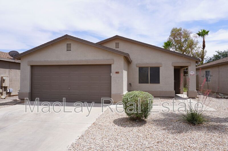 San Tan Valley House: 983 E Denim Trail
