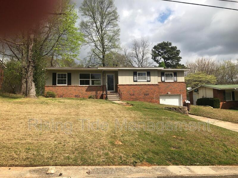 Birmingham House: 200 East Haven Dr