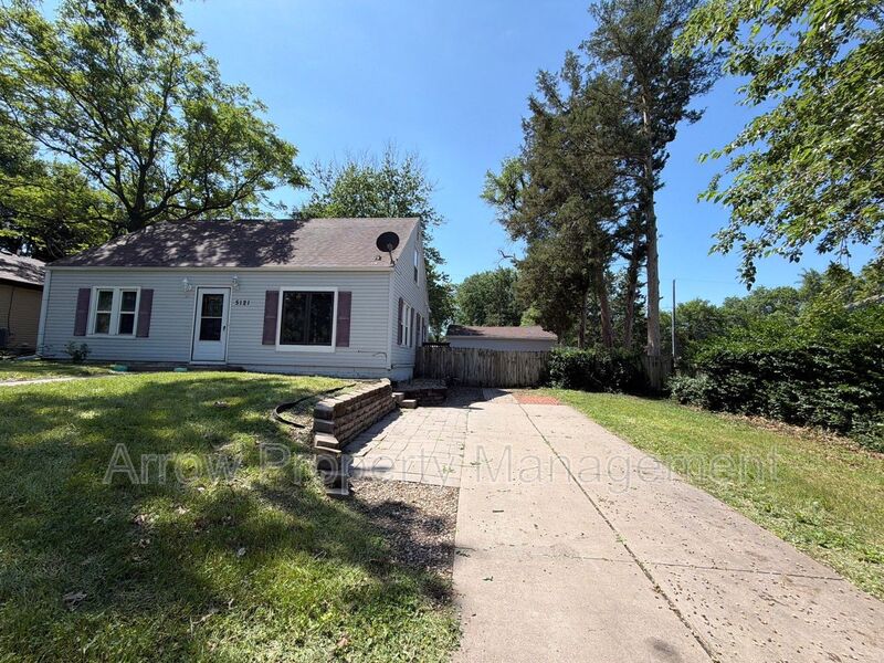 Lincoln House: 5121 Pioneers Boulevard
