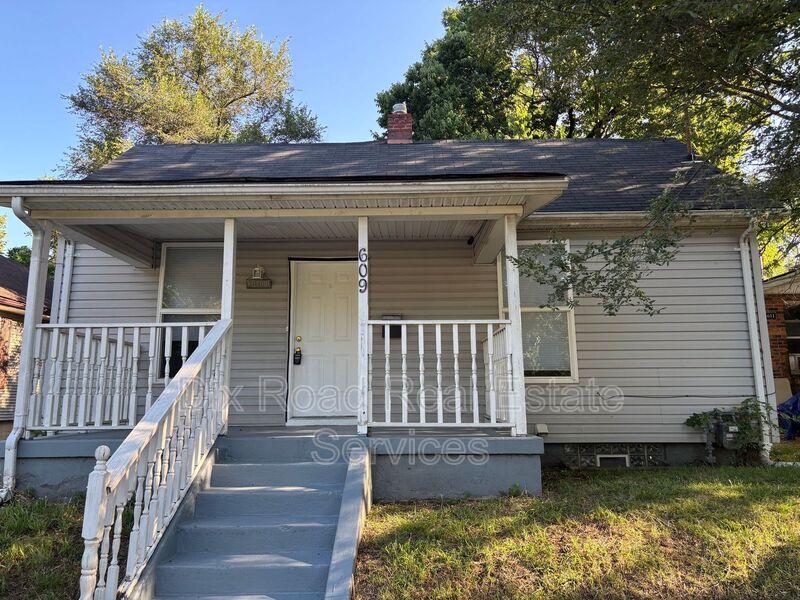 Middletown House: 609 Eighteenth Avenue