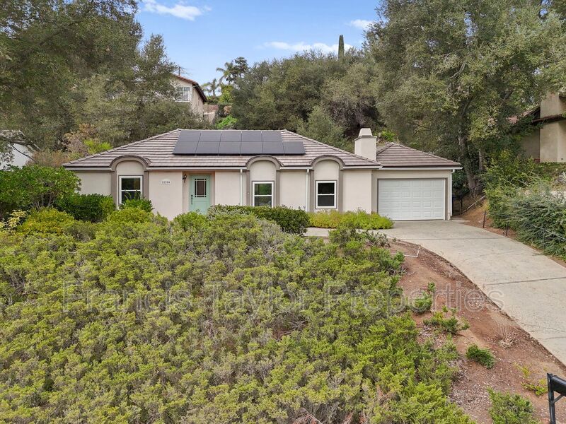 Escondido House: 10204 Lake Meadow Ln