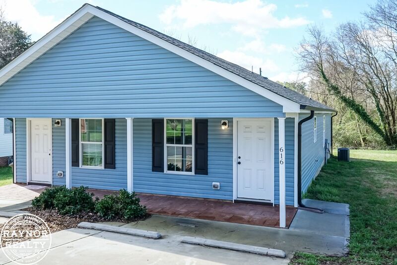 Wake Forest House: 618 E Pine Ave