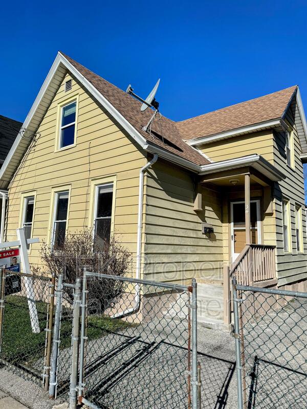 Rochester House: 34 Radio Street