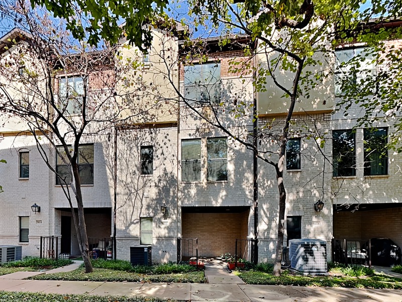 Dallas House: 3816 Haskell Ct