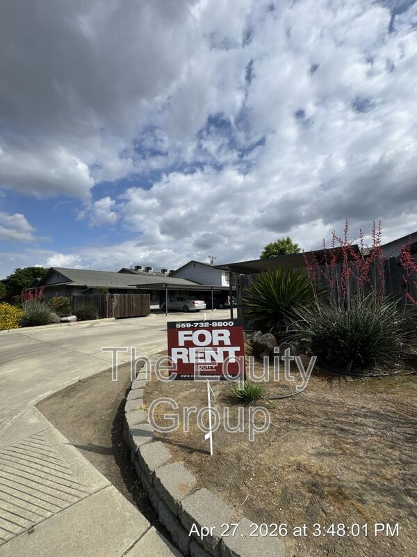 Visalia Condo: 701 E Noble