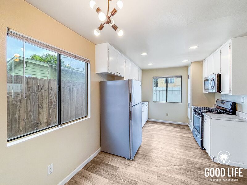 San Diego Condo: 4379 McClintock St