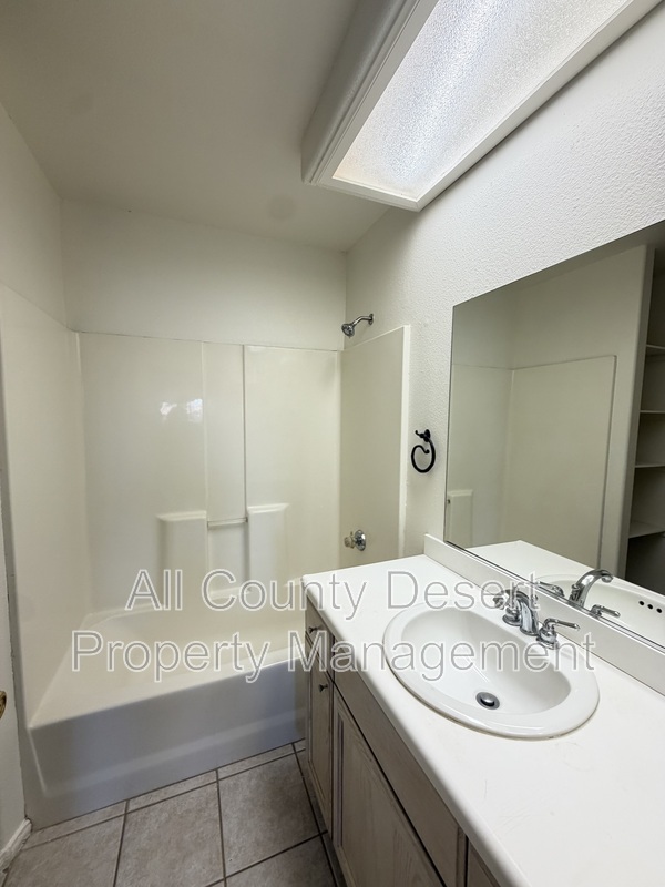 Main Rental Photo 16