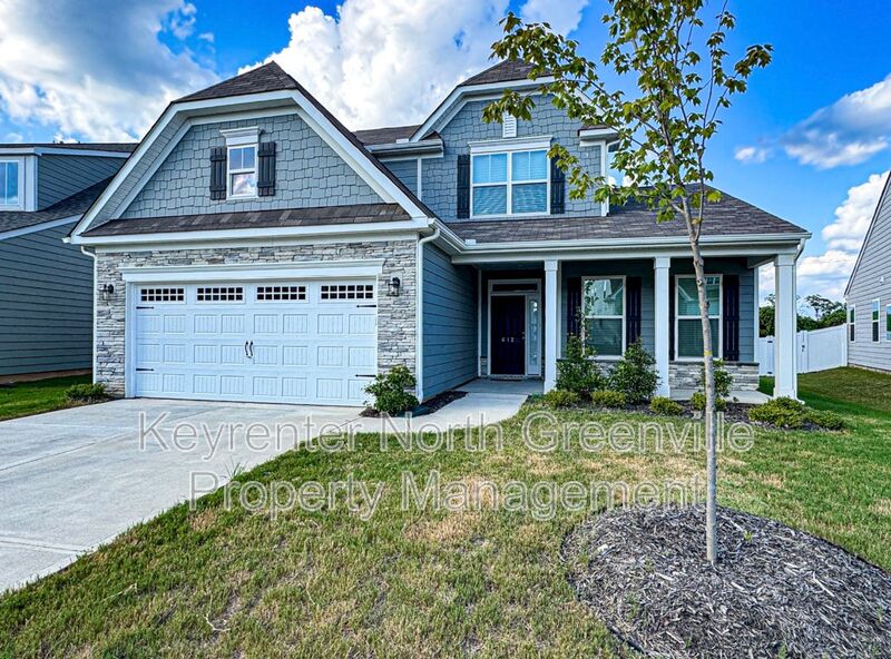 Simpsonville House: 612 Columbus Cir