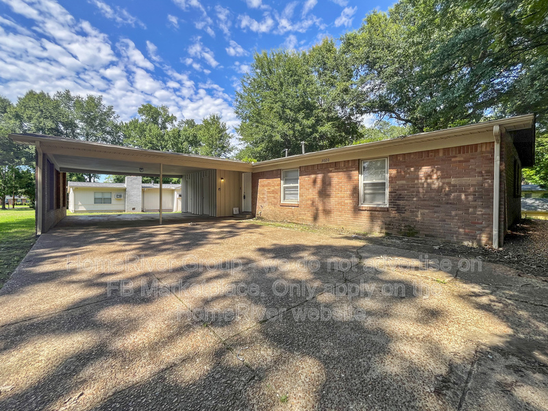 Memphis House: 3020 Knight Rd