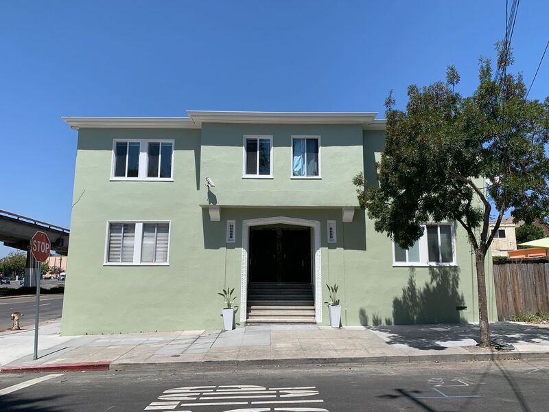 Oakland Condo: 780 61st Street