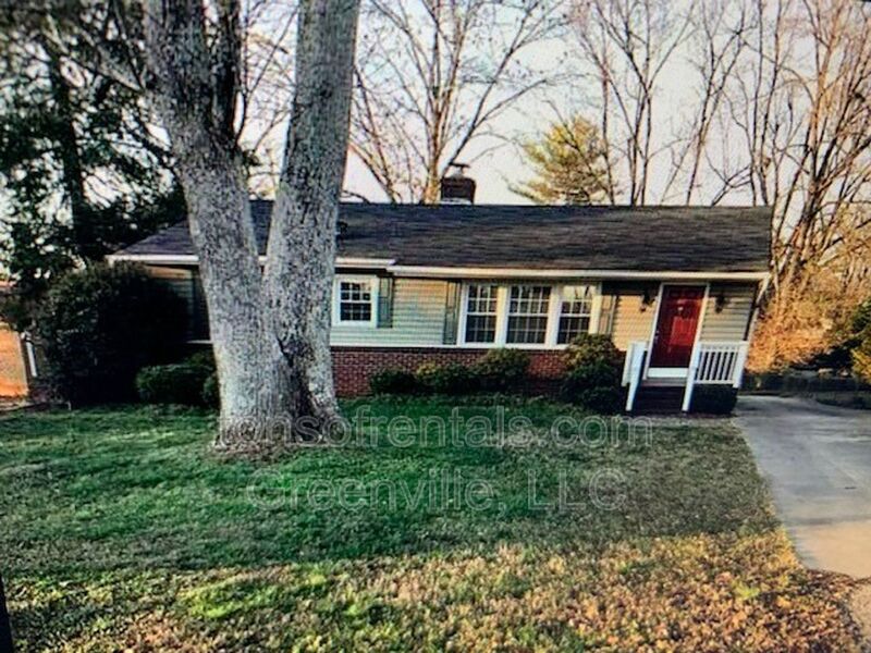 Greenville House: 42 North Garden Circle