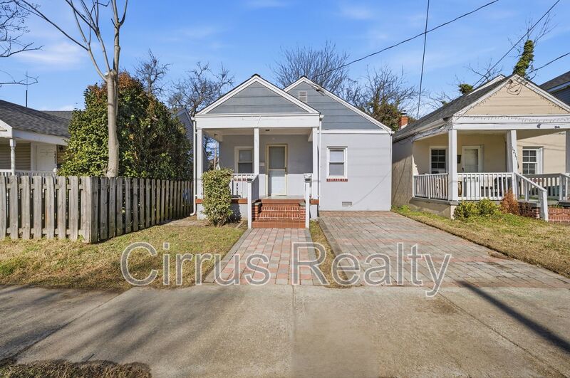 Newport News House: 1215 26th St