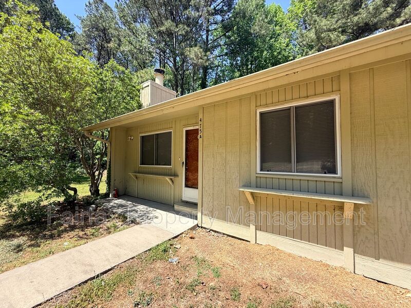 Chapel Hill Condo: 475 Cedar Lake Rd