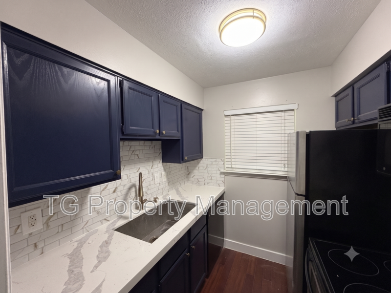 Dallas Condo: 3921 Inwood Road