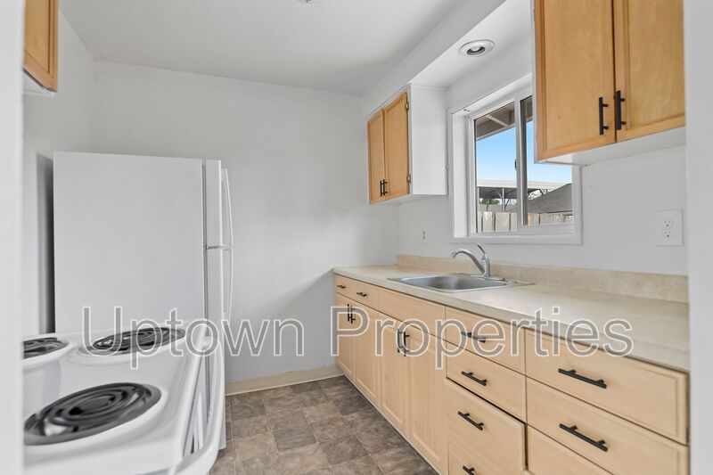 Cornelius House: 130 N 4th Ave