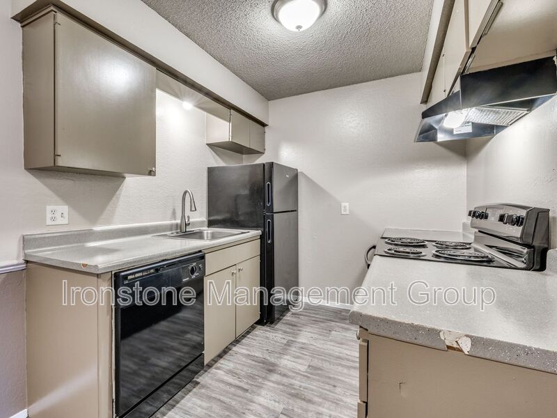 Tulsa House: 4651 S Darlington Ave