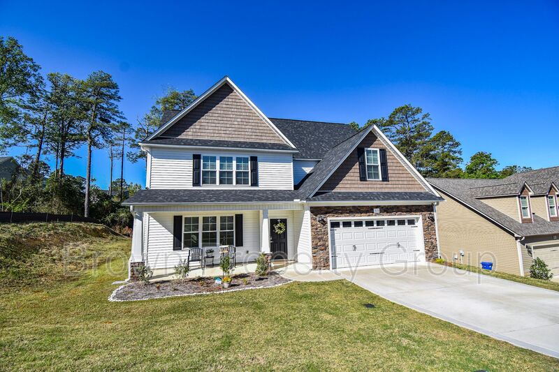 Fayetteville House: 517 Rempstone Ln