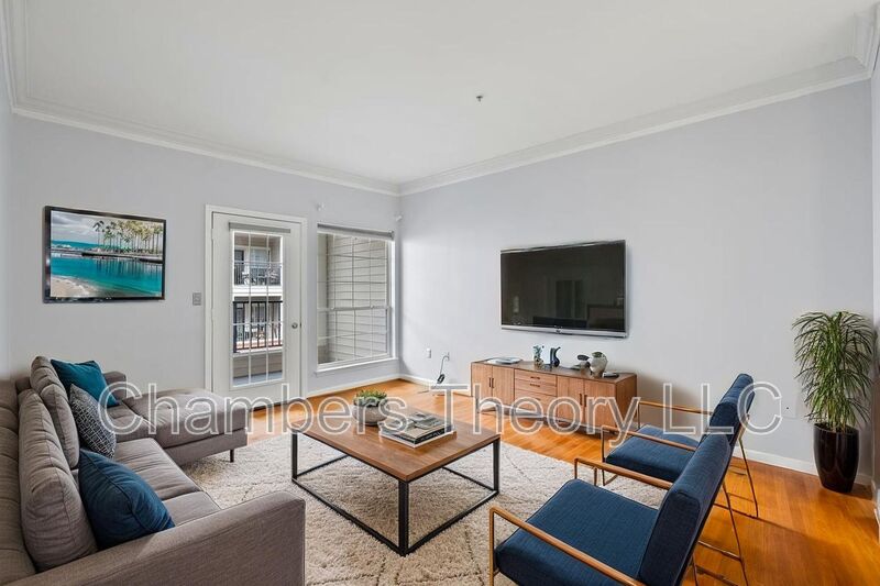 Alexandria Condo: 4852 Eisenhower Ave