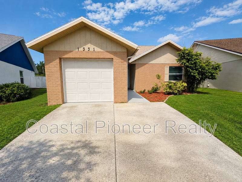 Brandon House: 1331 Coolridge Dr