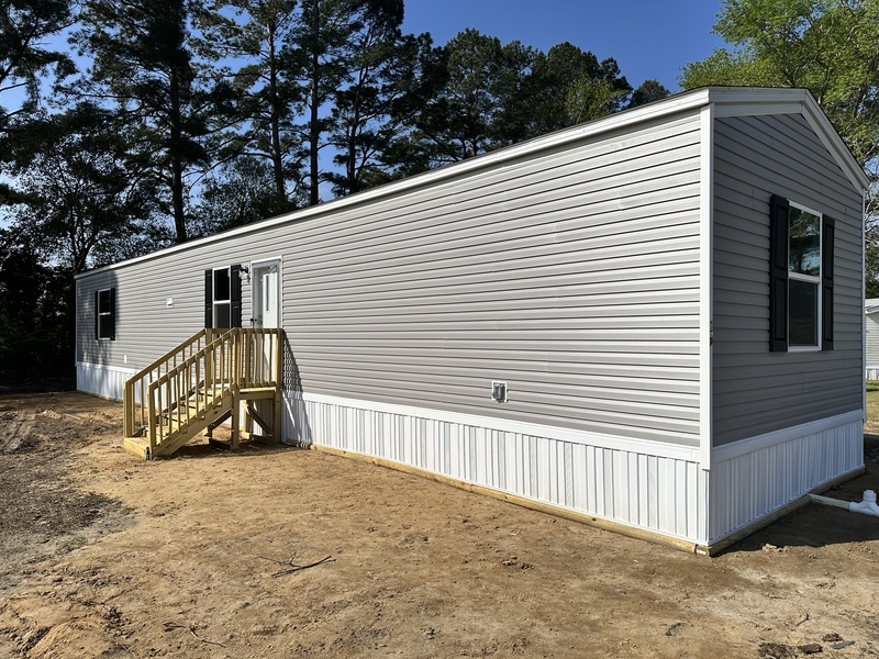 Lumberton House: 3525 E Elizabethtown Rd