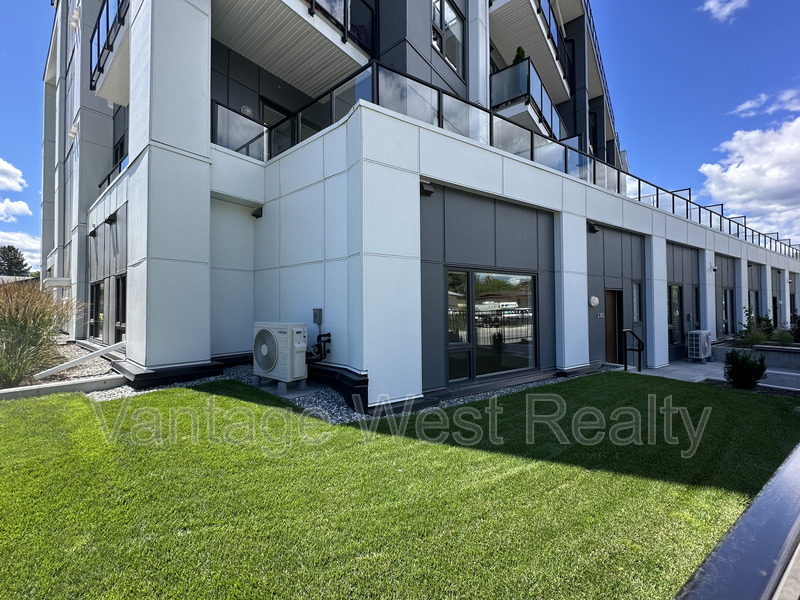 Kelowna Condo: TH3-1381 Belaire Ave