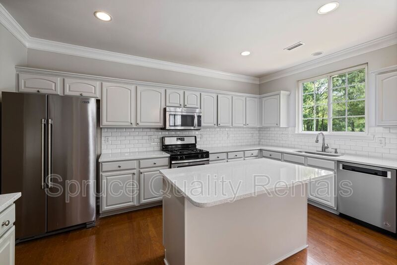 Cary House: 206 Northlands