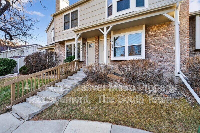 Centennial Condo: 7635 S Steele Street