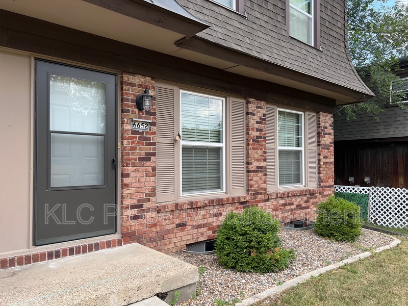 Des Moines House: 6650 Holcomb Circle