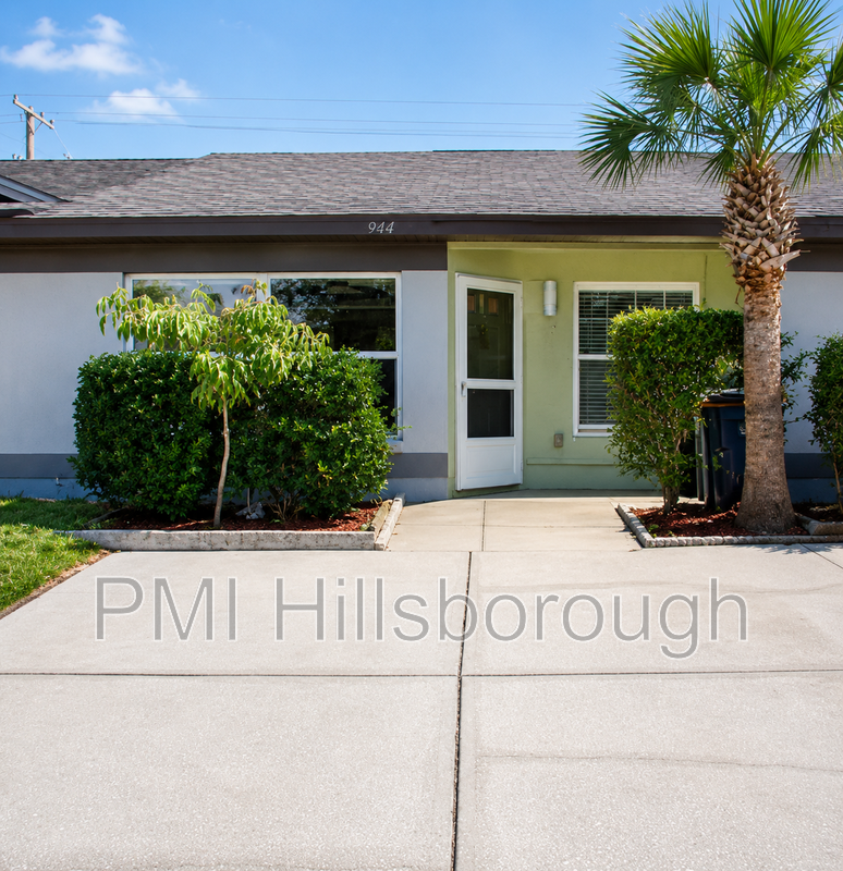 Brandon House: 944 Burlwood St