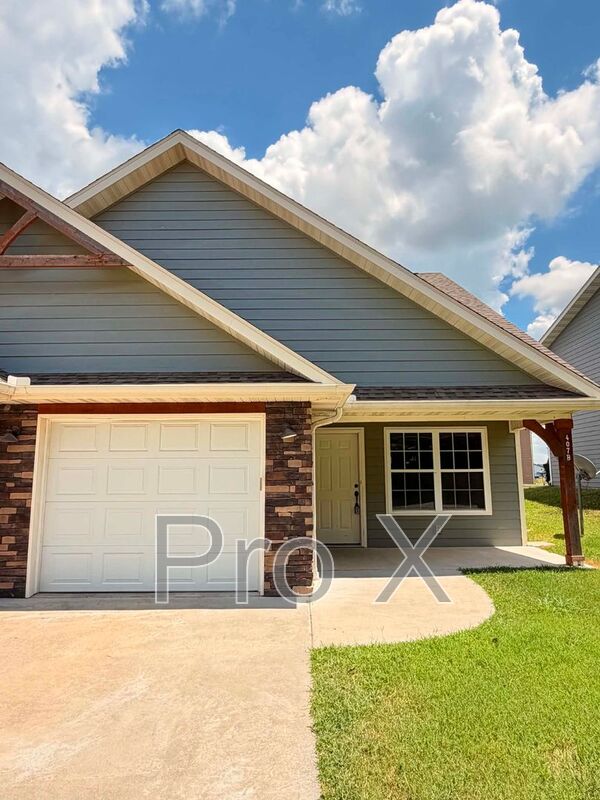 Webb City House: 407 N Elliott