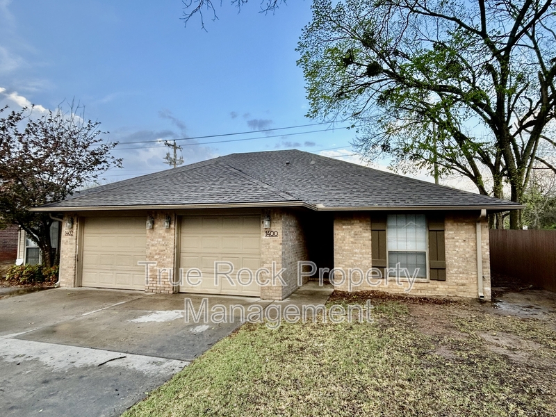 Ada House: 1400 South Mississippi Avenue