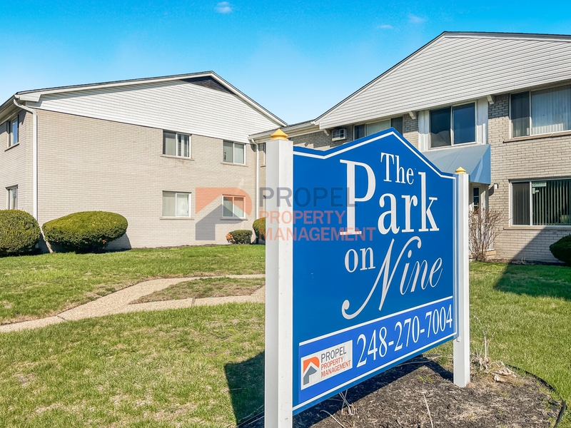 Oak Park Condo: 10000 West Nine Mile Road - 3