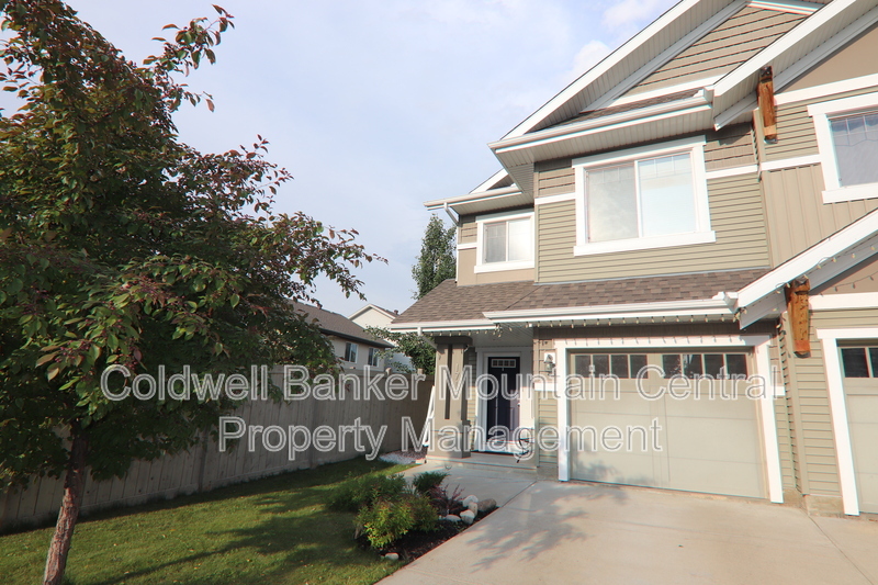 Edmonton Condo: 1715 Chapman Way SW