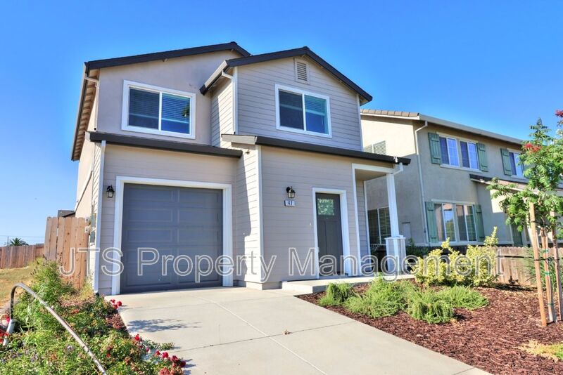 Sacramento House: 47 Brookbay Way