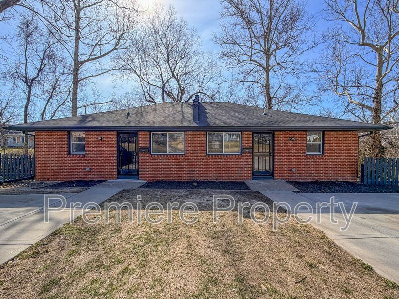 Independence Condo: 721 E College St