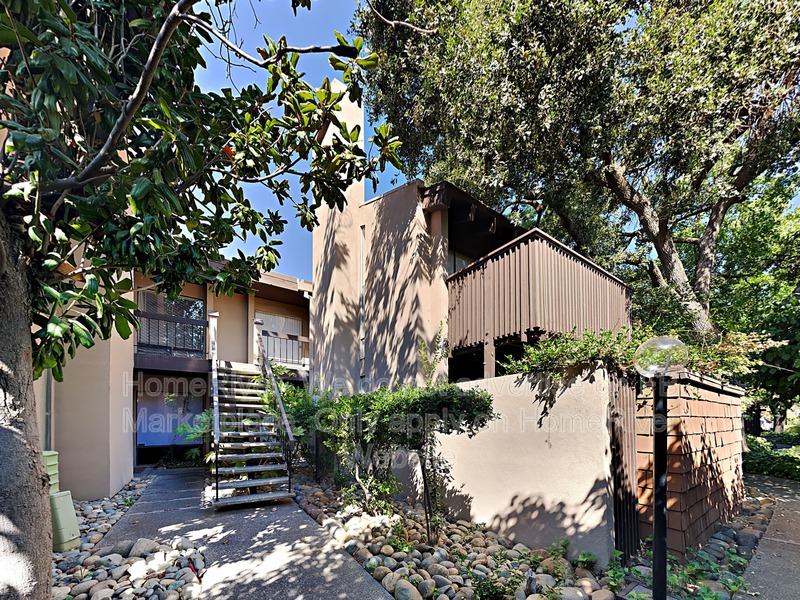Sacramento House: 2270 Woodside Ln