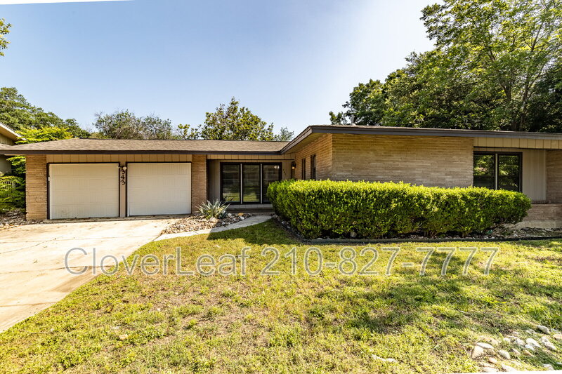 San Antonio House: 343 Montfort Dr