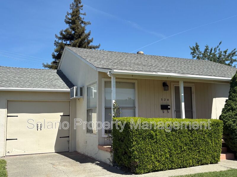 Vacaville House: 324 Cottonwood St.